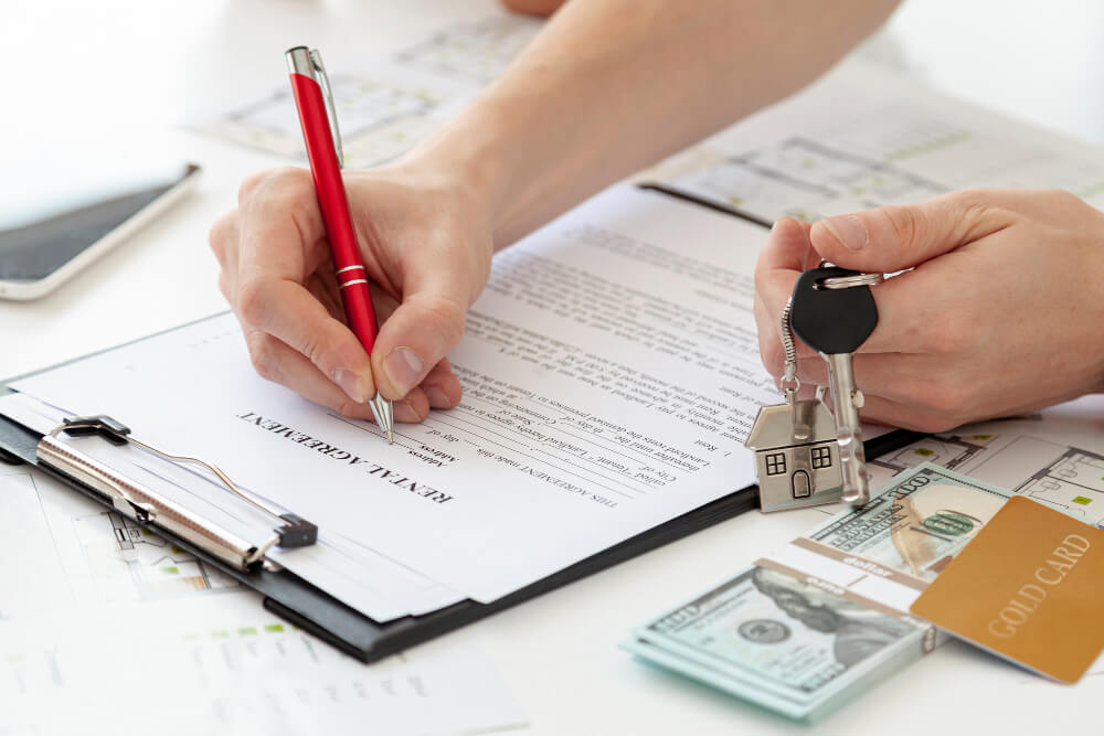 Does Relocation Assistance Cover Lease Break Fees?